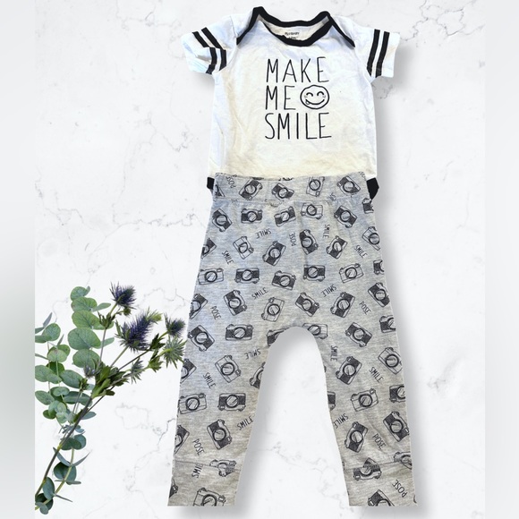 ⭐️2/$20 Smile 😀 cute baby set (PL Baby | size 12m EUC) - Picture 1 of 2